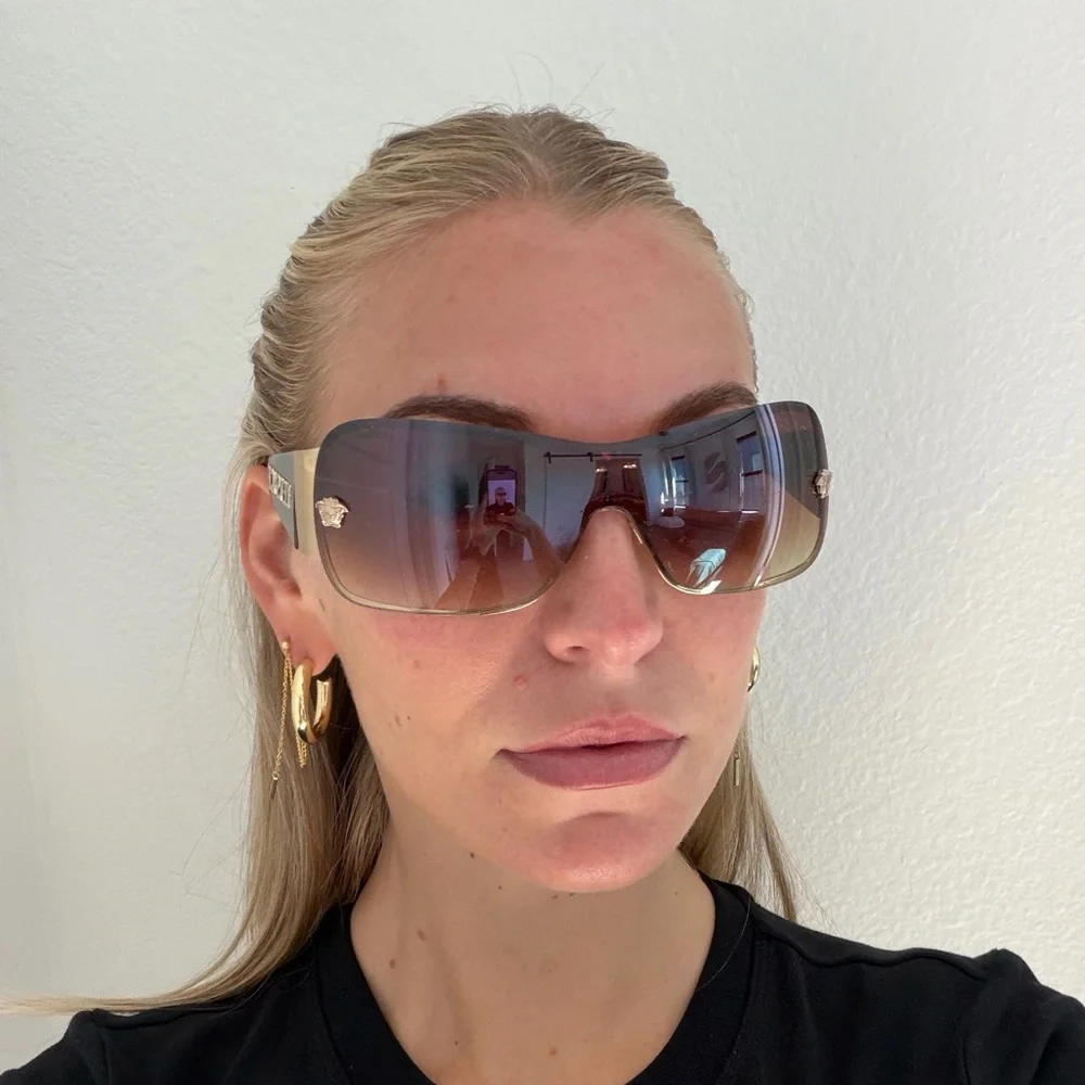 2000s Vintage Versace Gold & Brown Shield Sunglasses - Picture 4 of 8